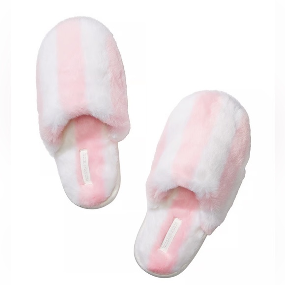 Slippers pink and white Victoria’s Secret soft fuzzy slippers size medium 💕 - Picture 5 of 7